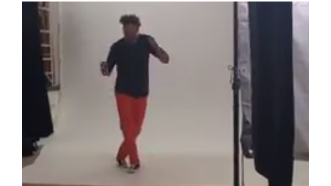 Giants' Hunter Pence Dances to Michael Jackson While Wearing Orange Pants