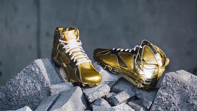 Check Out Charles Woodson's 'All-Gold' Air Jordan VII Cleats for His Final Pro Bowl