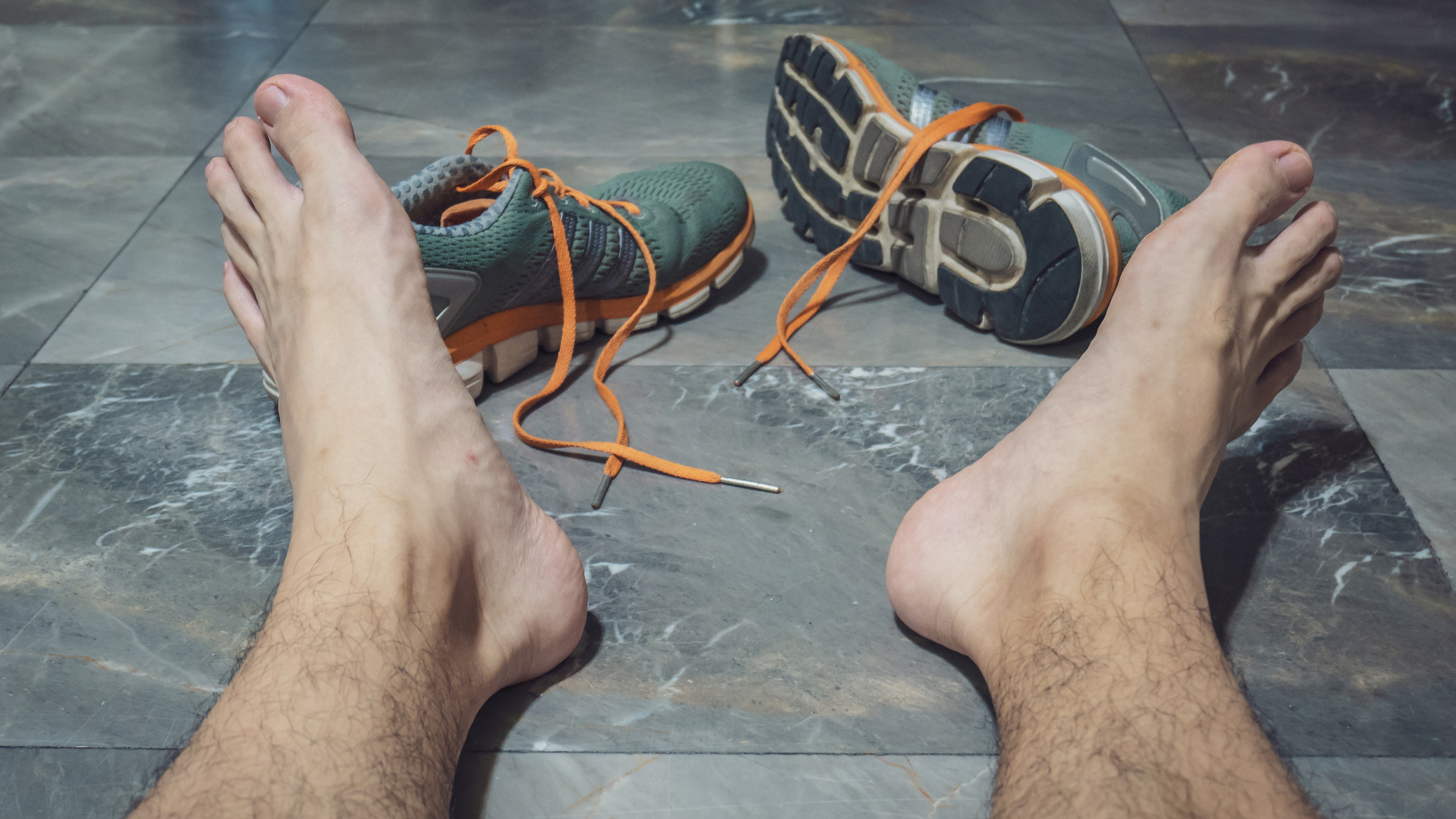 Footwear debate: Is it ever OK to wear flip-flops at work? - Chatelaine